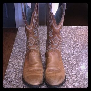 Brown heeled cowboy boots size 7